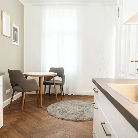 Apartman Twenty Five - Work & Life *