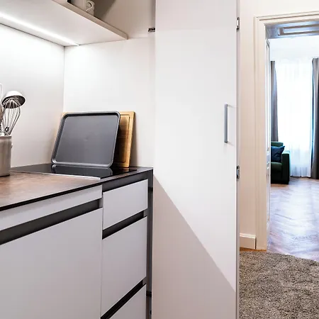 Apartman Twenty Five - Work & Life