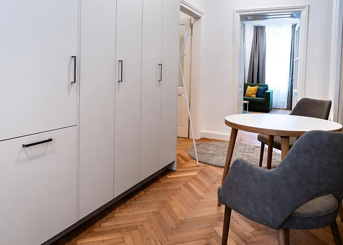 Twenty Five - Work & Life アパート